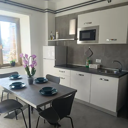 Apartment Bianca - Metro A - Furio Camillo *