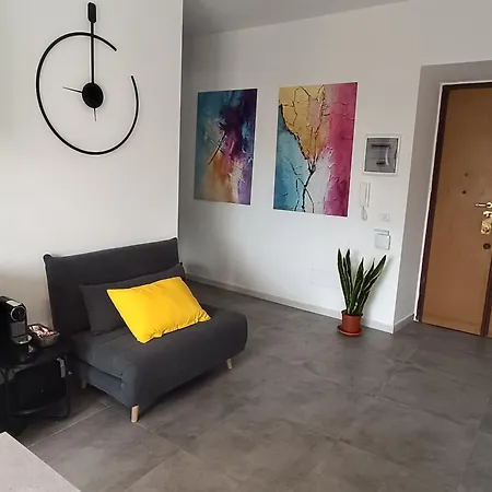 Bianca - Metro A - Furio Camillo Apartment